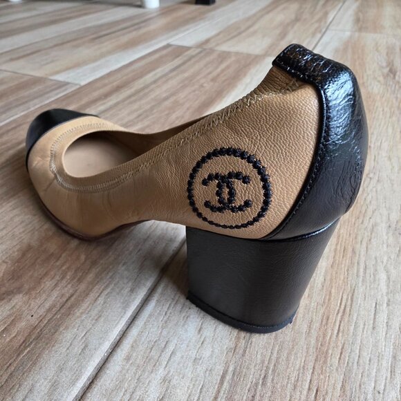 CHANEL Cap Toe Ballet Stretch Pumps Eur. 38C - Picture 4 of 14